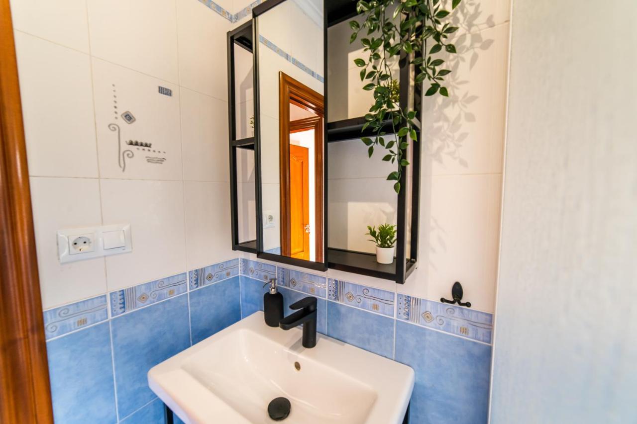Casa Lopez Bed & Breakfast Aviles Exterior photo