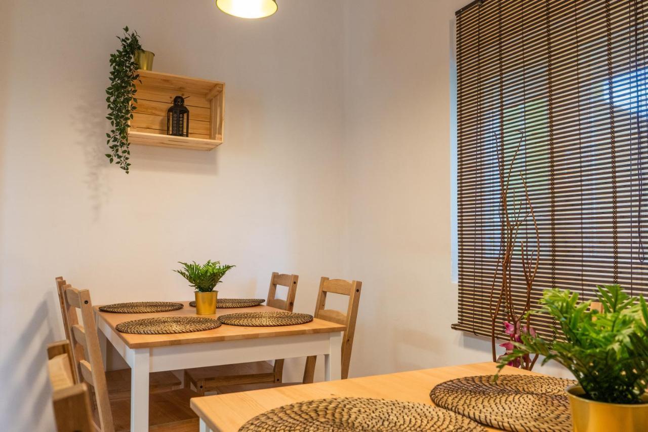 Casa Lopez Bed & Breakfast Aviles Exterior photo