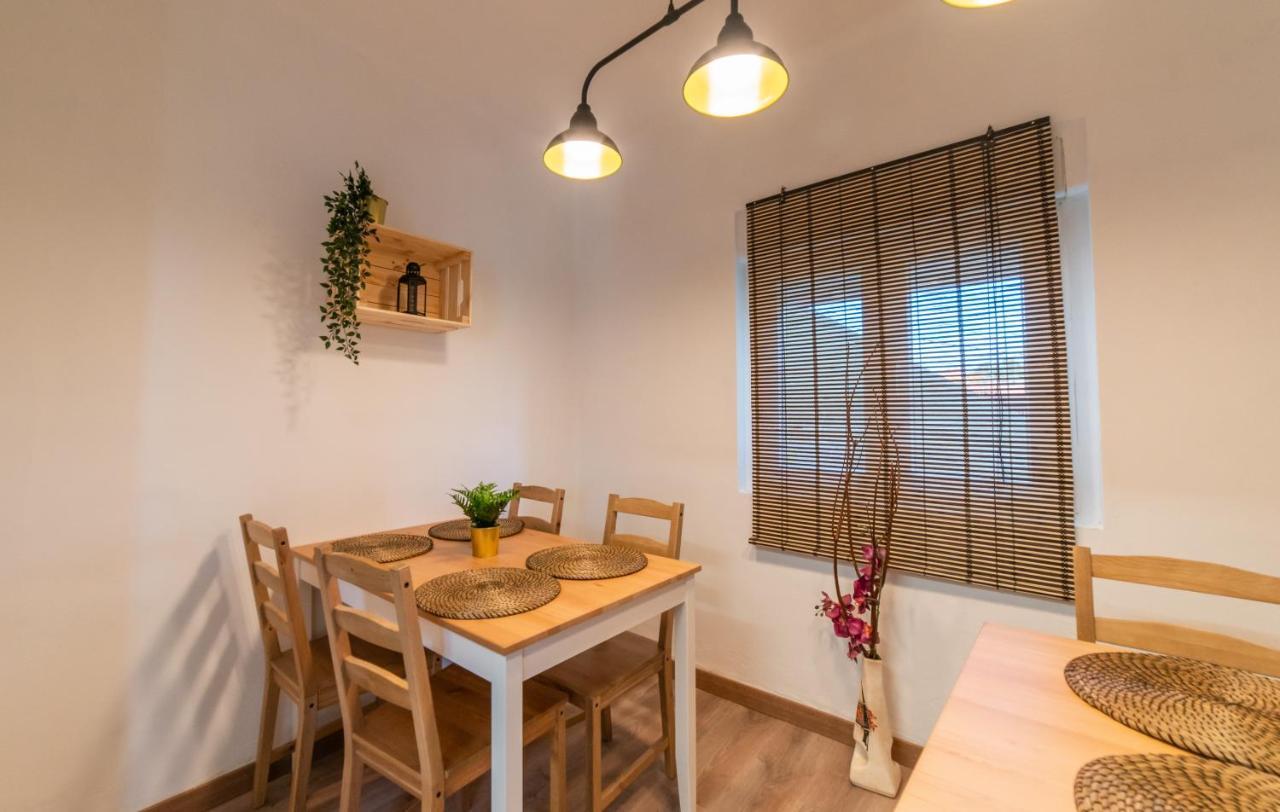 Casa Lopez Bed & Breakfast Aviles Exterior photo
